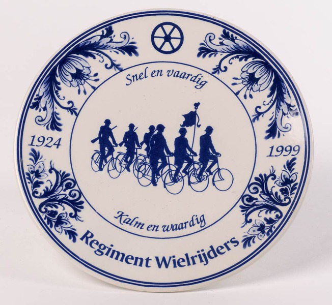 Herinneringsbord van het regiment wielrijders